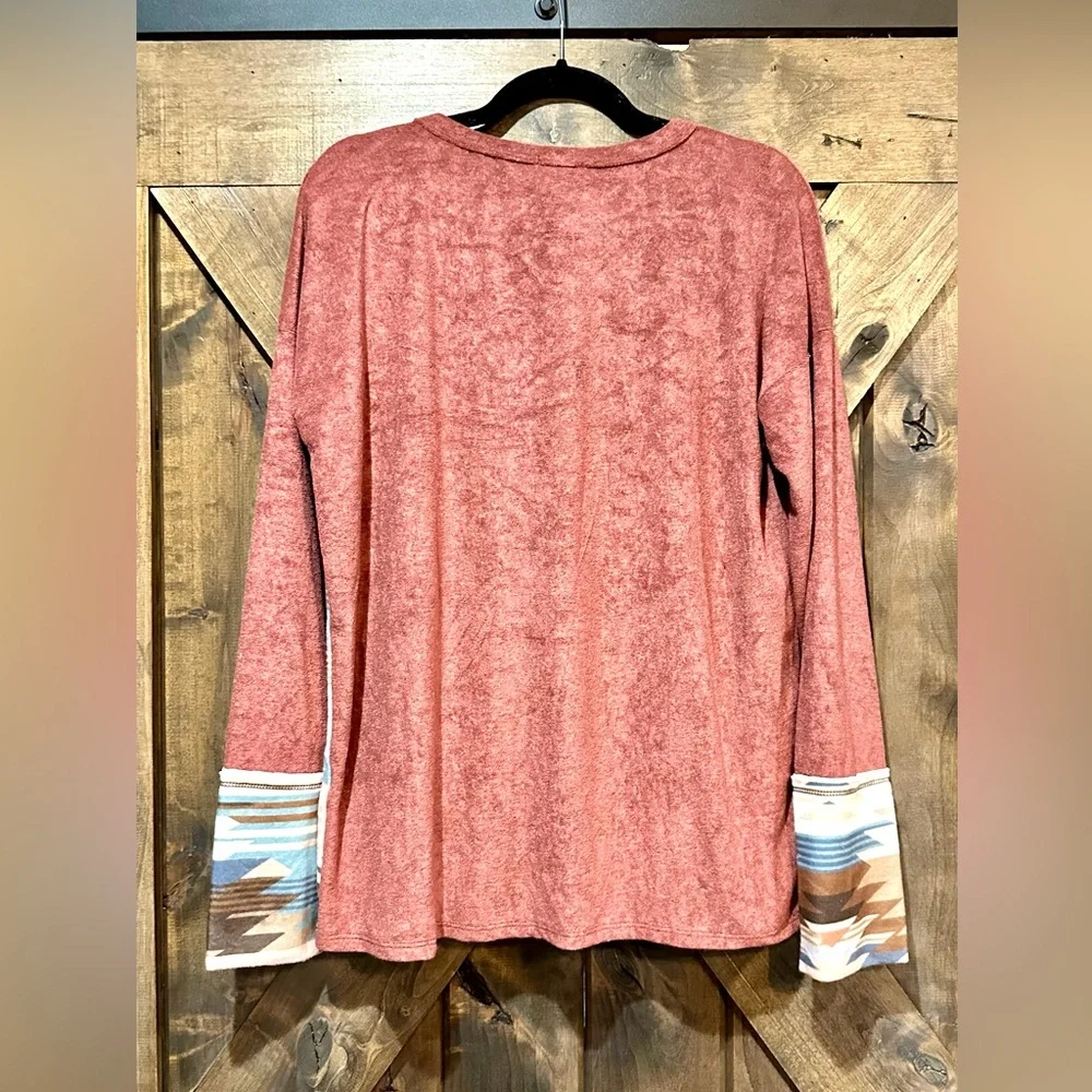 NWOT BiBi Long Sleeve Boho Aztec Thumb Hole Top Sz M - Picture 2 of 16